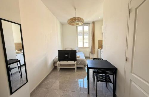 Parilly Apartment | Studio Lune New & Cozy - Centre Vénissieux