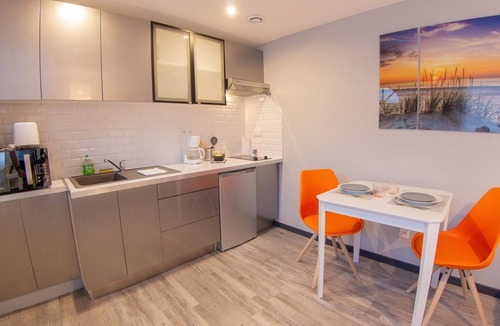 Saint-Quentin Apartment | Studio-Luxury-Ensuite-Terrace