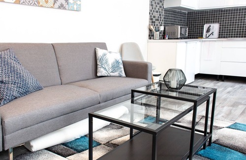 Saint-Quentin Apartment | Studio-Luxury-Ensuite-Terrace