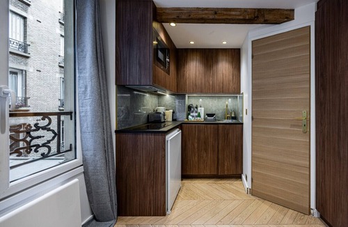 Epinettes Apartment | Studio Métro Brochant Paris 17ème