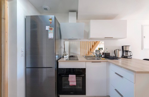 Le Puy-Sainte-Reparade Apartment | Studio "Maya" with Private Terrace, Shared Garden, and Wi-Fi