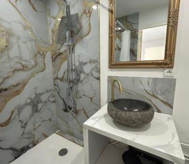 Arras Apartment | studio marbre mood