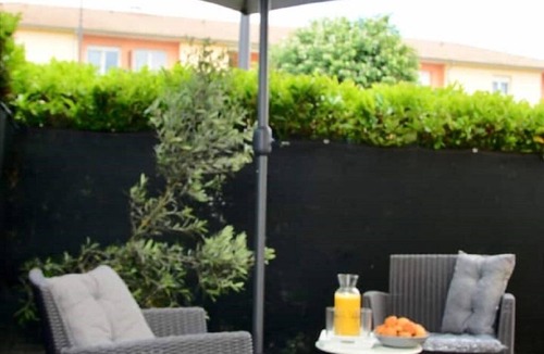 Blagnac Apartment | STUDIO´MARCEL*FIBRE*TRAM*PARKING*JARDIN*AUTO24/24*