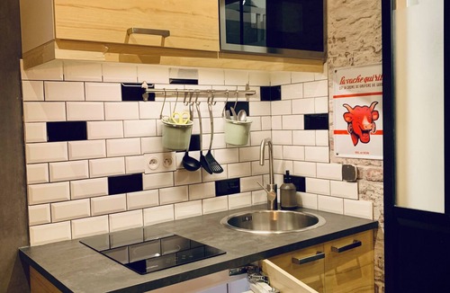 Paroisse Notre-Dame Apartment | ★Studio Marguerite Cow★ Coeur center ville Wifi fiber - Netflix - fully equipped!
