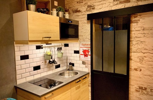 Paroisse Notre-Dame Apartment | ★Studio Marguerite Cow★ Coeur center ville Wifi fiber - Netflix - fully equipped!