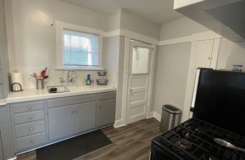 Central San Pedro Apartment | Studio Marina Proximity