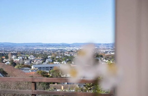 Remuera Apartment | Studio Market Rd · Central Clean Stylish Self-Contained Studio