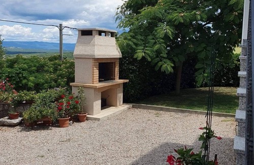 Salatic Apartment | Studio Matea for 2 persons, quiet location, WLAN, air conditioning, barbecue