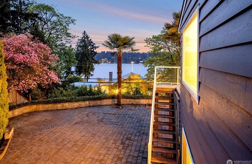Mercer Island Apartment | Studio Mercer Island Lakeview home