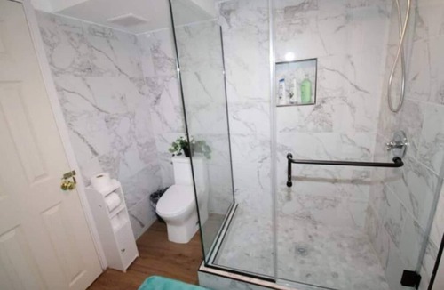 Mercer Island Apartment | Studio Mercer Island Lakeview home