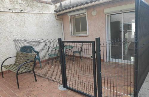 Bagnols-sur-Ceze Apartment | Studio meublé à Bagnols sur Cèze - motards bien venus