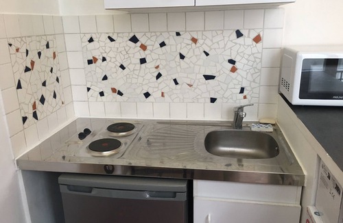 Quartier des Grandes-Carrieres Apartment | Studio Meublé au Pied de Montmartre