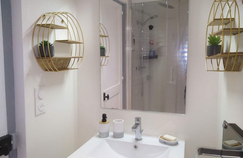 Evreux House | Studio Meublé, Centre-ville, Tous Commerces