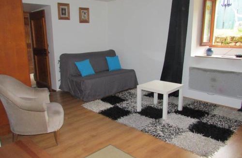 Balsieges Apartment | studio meublé dans maison de village