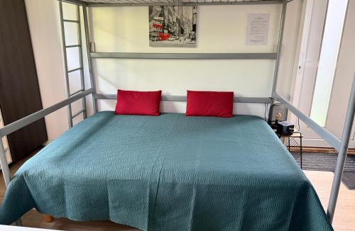 Chavagnes-en-Paillers Apartment | Studio meublé 1 pièce entièrement équipé sans cloisons séparatives