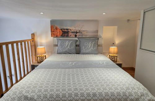 Les Avenieres Apartment | Studio mezzanine - 4 pers - Parking - 2km Walibi