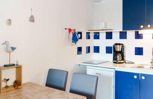 Les Ayguades Villa | Studio mezzanine avec piscine, WiFi et animaux admis à Gruissan - FR-1-409-52