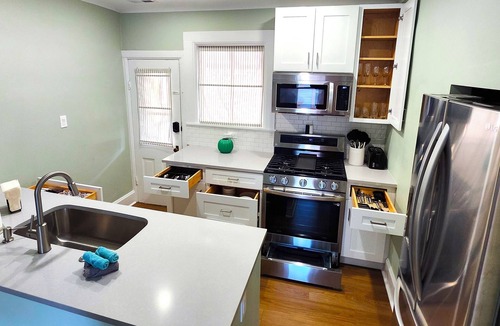 Oak Park Apartment | Studio Mins Walk to DT OAK PARK