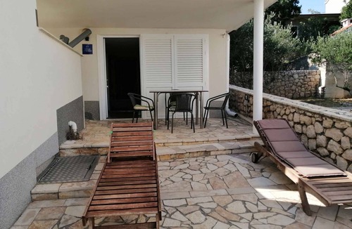 Vinjerac Apartment | Studio mit Klimaanlage und Terrasse