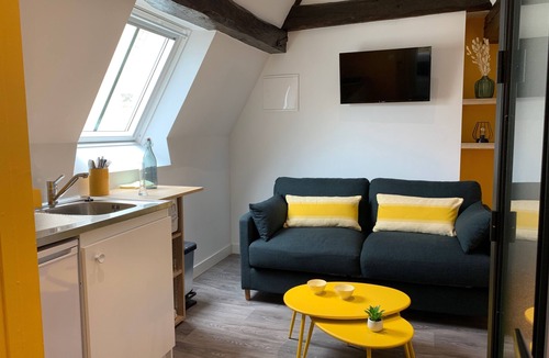 Angers Apartment | Studio-Modern-Wet room-City View-1er étage