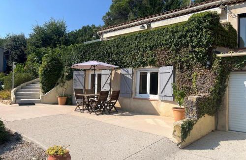 Villelaure Apartment | Studio moderne avec vue dégagée