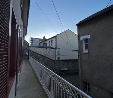 Gueret Apartment | Studio moderne et chaleureux