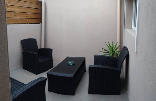 Saint-Esteve Apartment | Studio Moderne