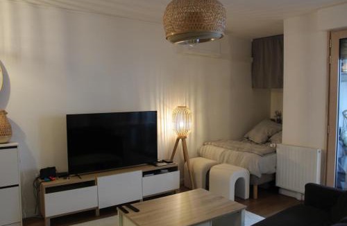 Universite Apartment | Studio Moderne & Lumineux