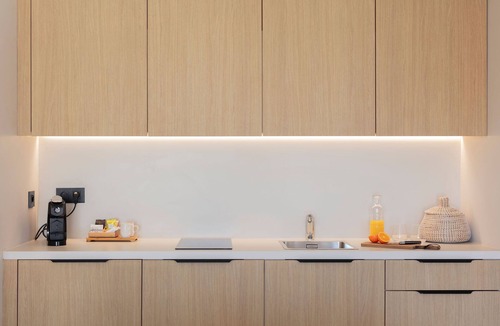 Baillargues Apartment | Studio Moderne | Vue Jardin | Piscine & Spa