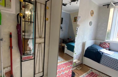 Republique–Point-du-Jour Apartment | Studio Mondrian