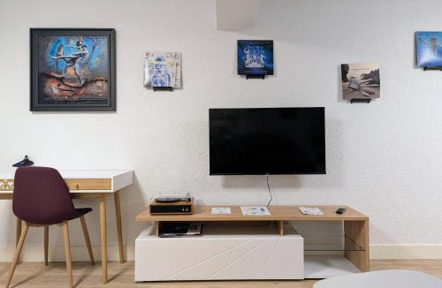 Bourgoin-Jallieu Apartment | Studio Music Blue - Bourgoin Centre
