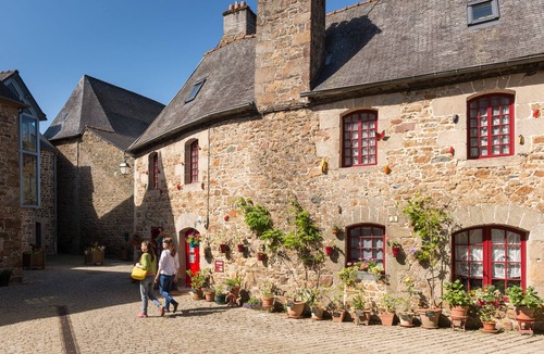Chatelaudren Apartment | Studio musique, vue étang