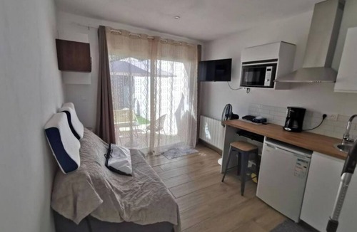 Gallargues-le-Montueux Apartment | Studio Neuf Proche Camargue
