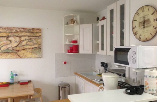 Le Busca Apartment | Studio near center and Canal du Midi, private parking, terrace overlooking garden