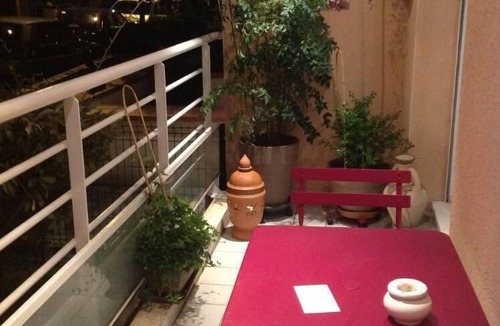 Le Busca Apartment | Studio near center and Canal du Midi, private parking, terrace overlooking garden