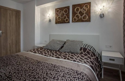 En Corts Apartment | Studio near City of Arts 2