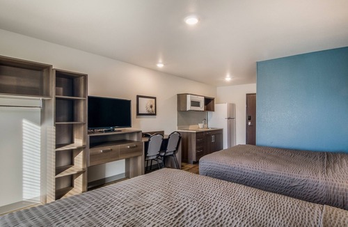 Greenville Hotel | Studio Near Falls Park on Reedy! 2 Units, Pets Are Welcome, Free Parking!