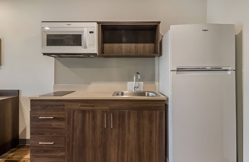 Greenville Hotel | Studio Near Falls Park on Reedy! 2 Units, Pets Are Welcome, Free Parking!