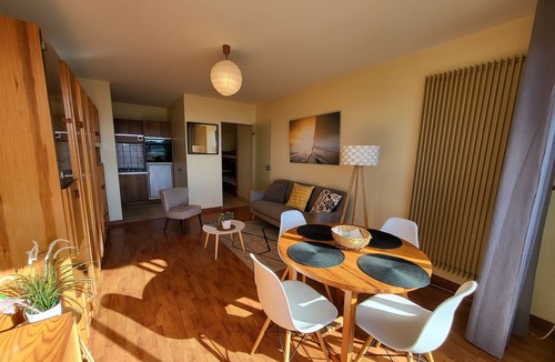 Les Sables d'Olonne Apartment | Studio near beach with private parking and balcony