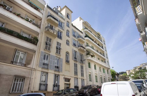 Le Piol Apartment | Studio near Gambetta