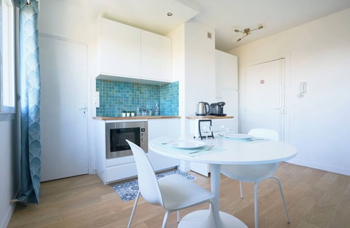 La Madeleine Apartment | Studio near Lille with private parking