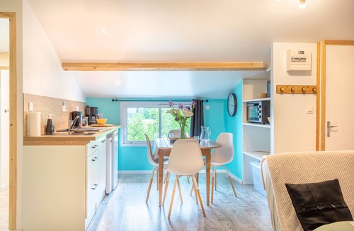 Oulmes Apartment | Studio 'Near Marais Poitevin' with Wi-Fi