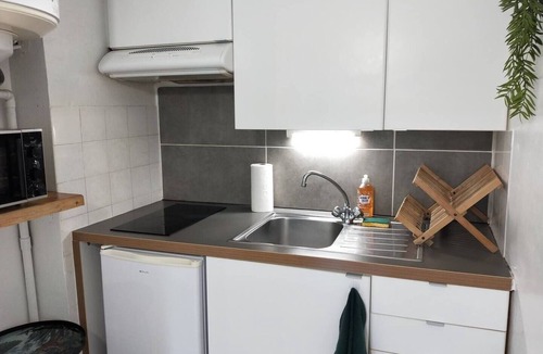 Gambetta Apartment | Studio near Parking with WIFI Center