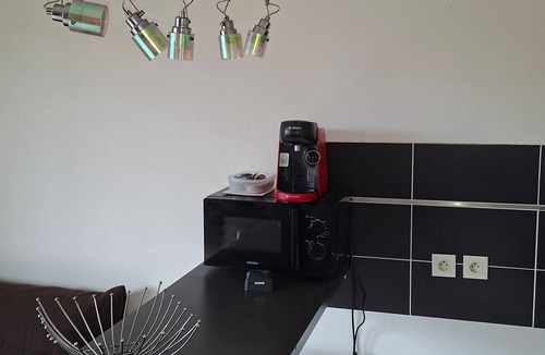 Rosny-sous-Bois Apartment | Studio 'Near RER E' with Balcony