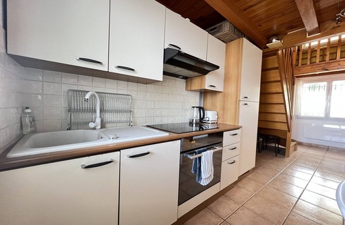 Roseraie Apartment | Studio near SNCF train station and Metro