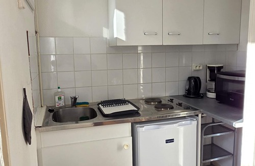 La Roche-Posay Apartment | Studio near Spa with garden, laundry and WIFI