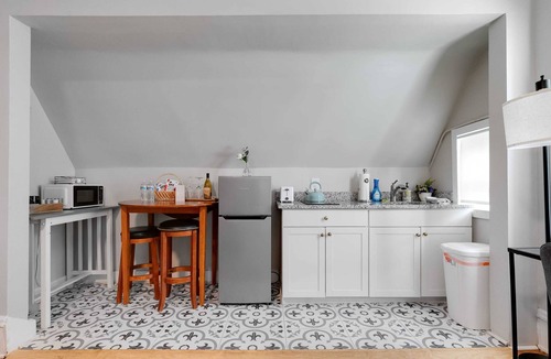 Fan District Apartment | Studio Nest/2Queen beds/2TVs museums/free parking