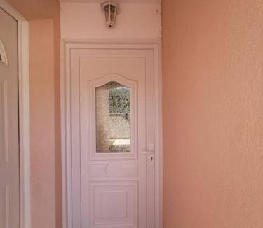 Gallargues-le-Montueux Apartment | Studio neuf proche Camargue