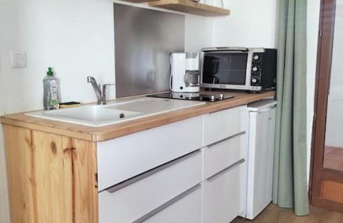 Bressols Apartment | Studio neuf à la campagne