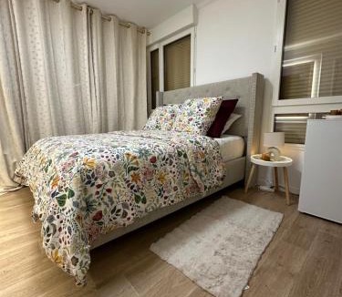 Clichy-Sous-Bois Apartment | Studio neuf cosy et lumineux dans appartement moderne